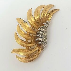 Vintage‎ leaf brooch pin gold tone white rhinestone jewelry, some discoloration